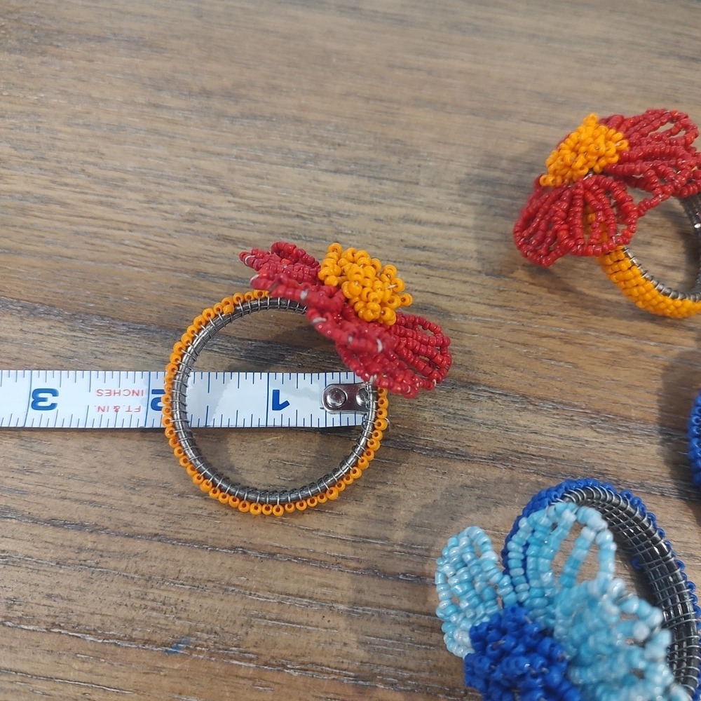 Set Of 4 HANDMADE Beaded Floral Napkin Rings Blue Red Flowers Boho Eclectic - Picture 4 of 5